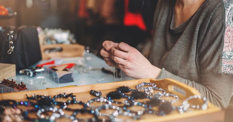 8 Tips to Successfully Sell on Etsy
